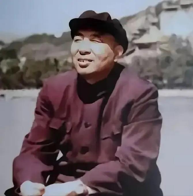 1950年，一纸从北京拍来的急电，让值班同志连核三遍，额头直冒冷汗，电报末尾那串