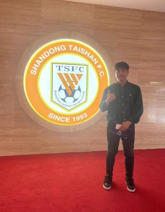 中超联赛都是敏锐和努力的人，DJsports的李东君前阵子就到山东泰山了，他