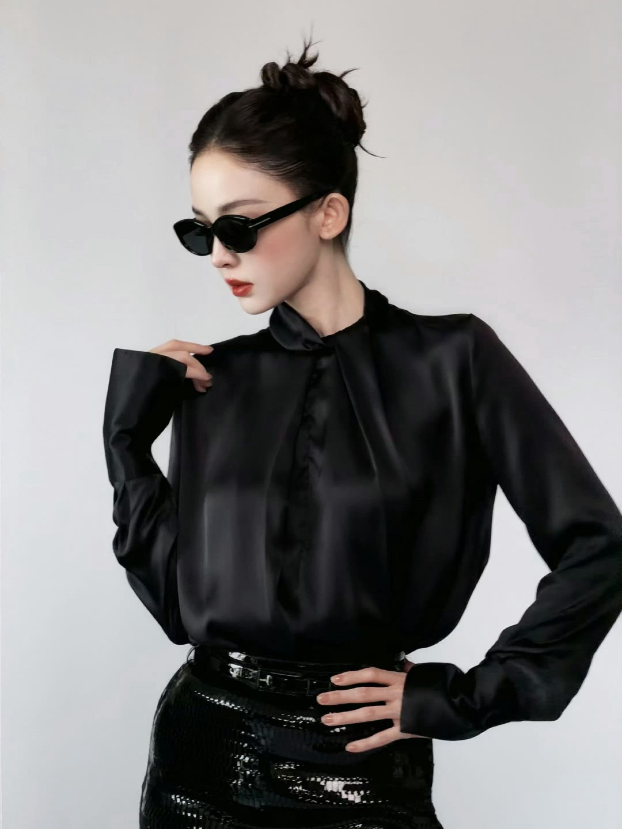 娜扎把东方明珠变成了背景板娜扎最近几组活动look图集全方位的美丽