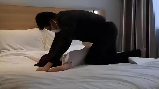 上海，一男子身为高管，每月工资62026元，他带领女下属出差，借着醉酒，让女同事