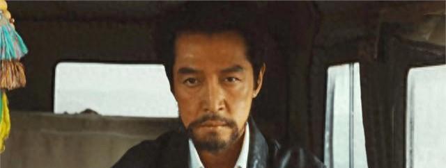 31届金鹰奖炸裂！《生命树》里一个细节，让老队员痛哭失声，你敢看吗？这剧真的