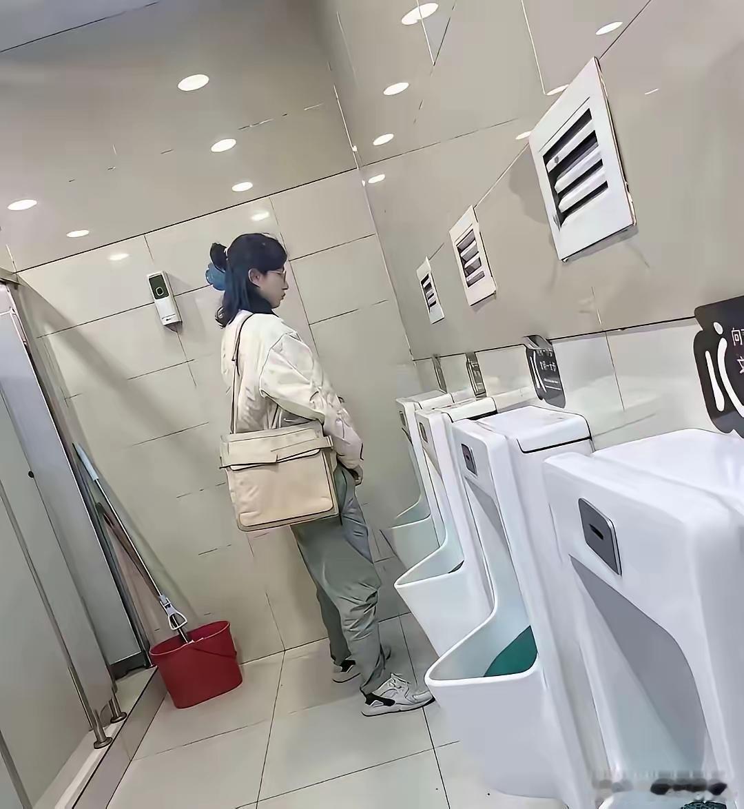 刚进门那一瞬间真给我吓了一跳，还以为自己走错地方了。