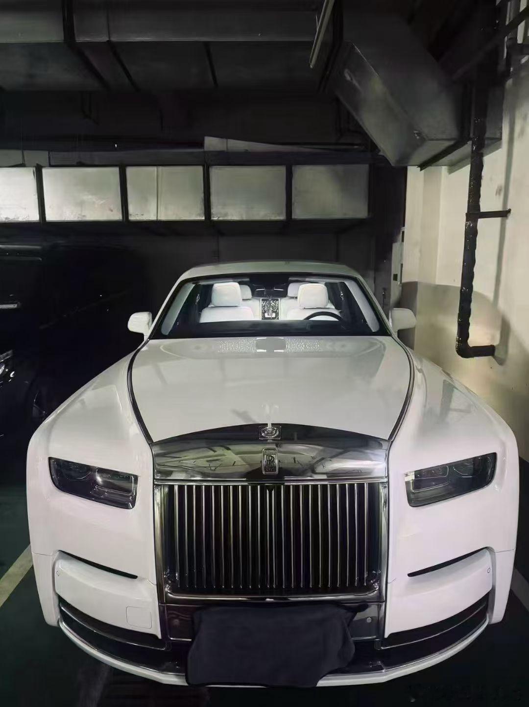 劳斯莱斯幻影加长八代半，航空座椅，音响，满天星，白/查尔斯蓝