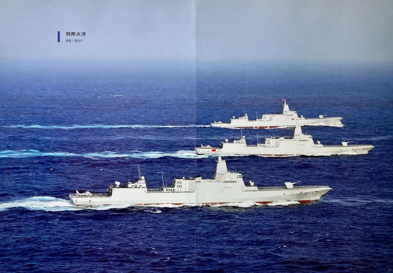 中国海军三艘055大驱远洋补给训练仅仅是为815撑场子吗？据美国《防务新闻》7