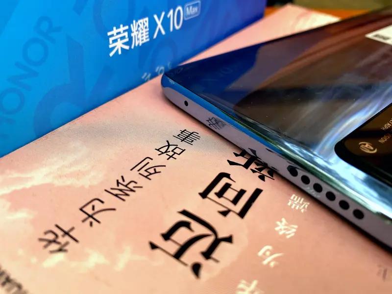 荣耀堆料扎实却销量平平？不止是品牌认知的问题不少数码爱好者都有这样的疑惑：荣耀