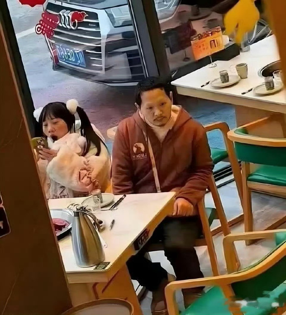 看第一张还以为白菜被猪拱了，看完第二张就不这么觉得了