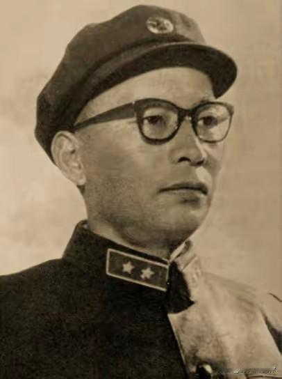 开国中将刘兴元调任军区司令，妻子现成副师，高职到手却被他果断叫停很多老一辈