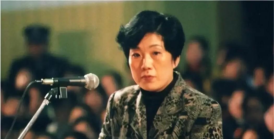 2001年，“女老虎”蒋艳萍准备接受死刑，情急之下，她听说只要怀孕就可能免去死刑