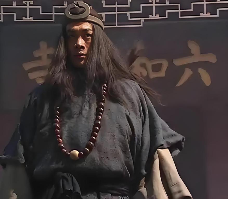 有人问：武松为什么敢顶撞宋江？网友是这样回答的：你知道施耐庵是怎么形容武松的吗