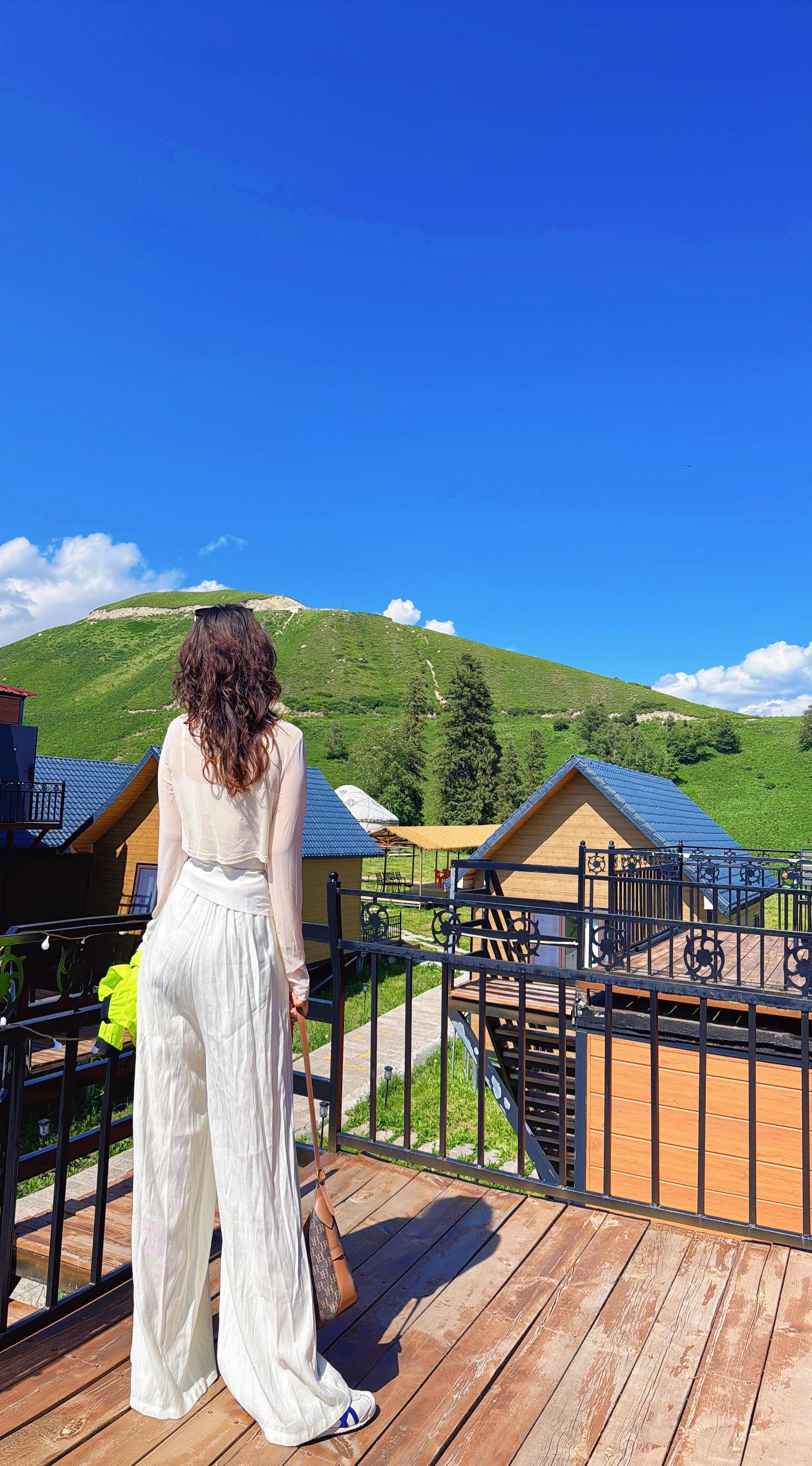 别听世俗的耳语，去看看自己喜欢的风景！住进山里的美。