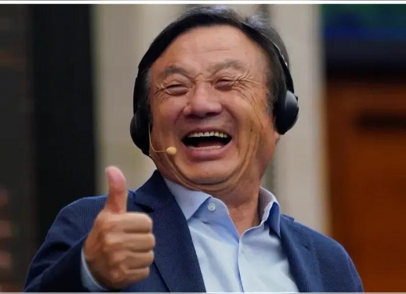 德国电视节目主持人被中国年轻人在街头采访时的一句话整破防了。采访中问：你会买德国