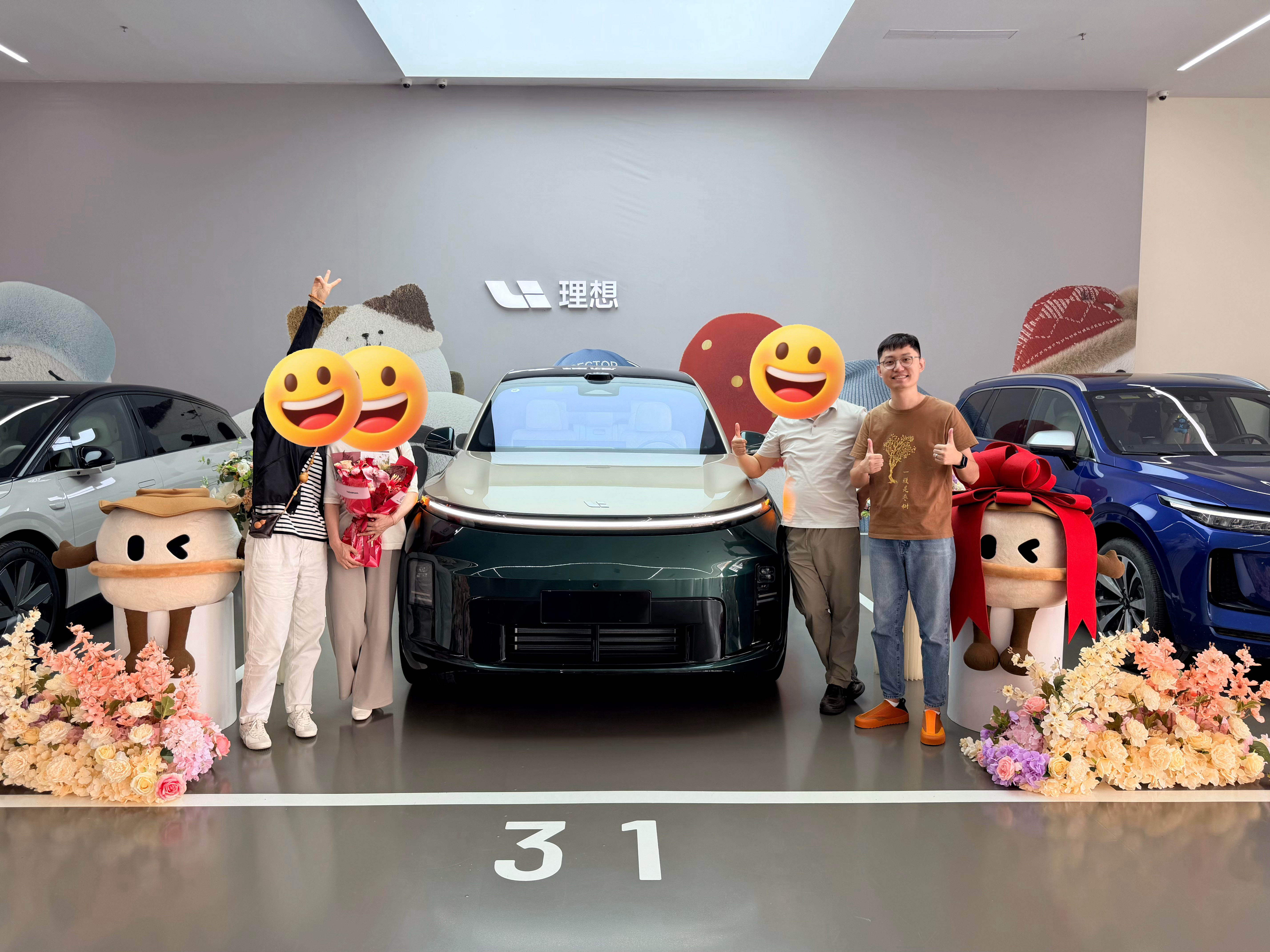 理想L8Livis终于提了理想ONE提车的时候因为各种各样的原因，是我自己去交