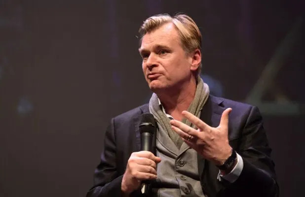 TNABO四年前的这个时候，克里斯托弗·诺兰批评还在AT&T名下的华纳忽然决定