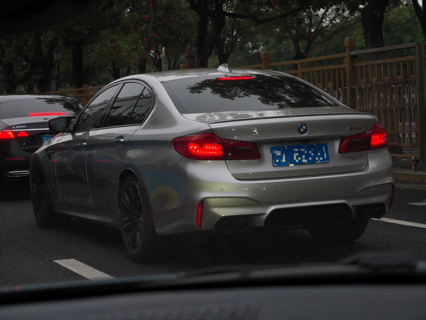 路遇宝马F90M5你最喜欢的M5是哪一代？