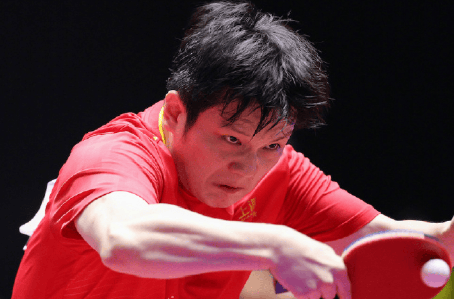 央视主持人王宁夸樊振东: 他诠释“胜人者有力, 自胜者强”