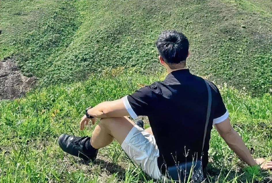 我兄弟找我借15万，手里钱不够，从别处借了8万，一起微信上转给他了，一个月