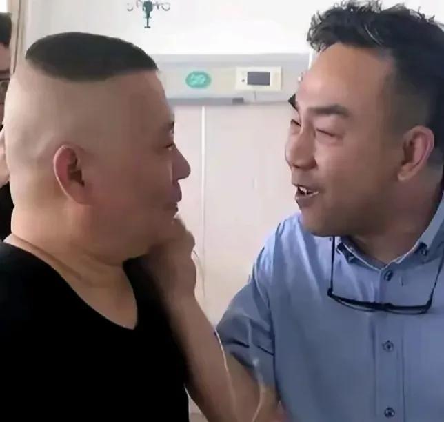郭德纲不会唱京剧，他扛不了相声大旗，相声名家杨议真是太敢说了杨议最近那段视频，