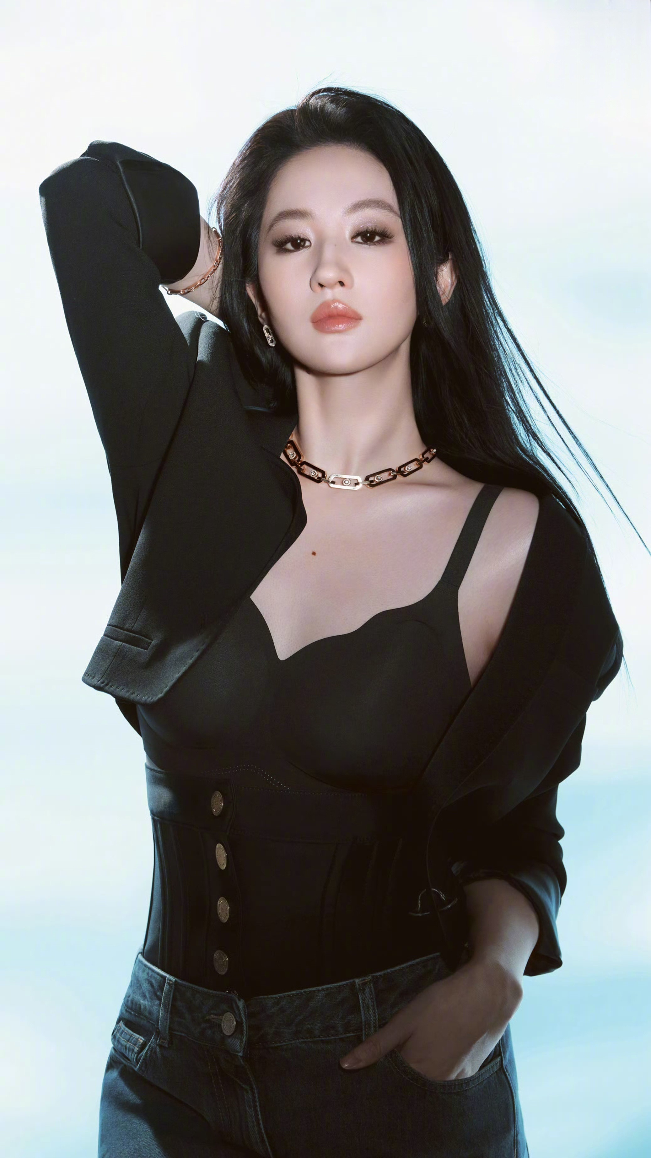 刘亦菲有效代言+1又纯又欲还高级，眼睛享福了刘亦菲美神降临刘亦菲夏日松弛感拉满