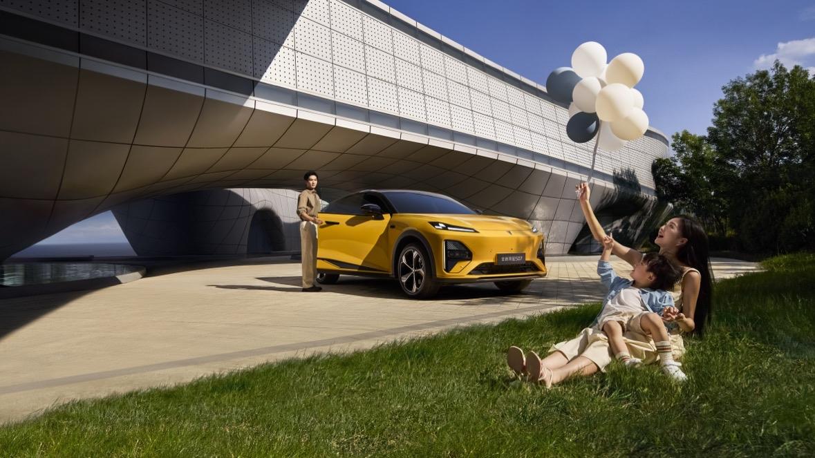 华为与众多车企携手打造出多款热门车型：1、华为+比亚迪，方程豹豹8火了；2