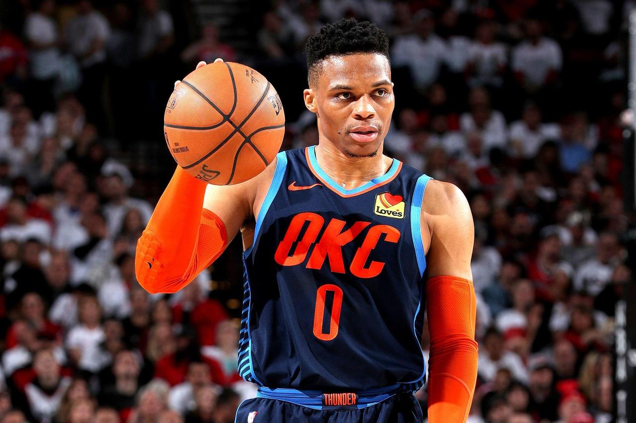 NBA传来最新的三个消息，第2个消息出乎众人意料：第一个消息：历史三双王威斯