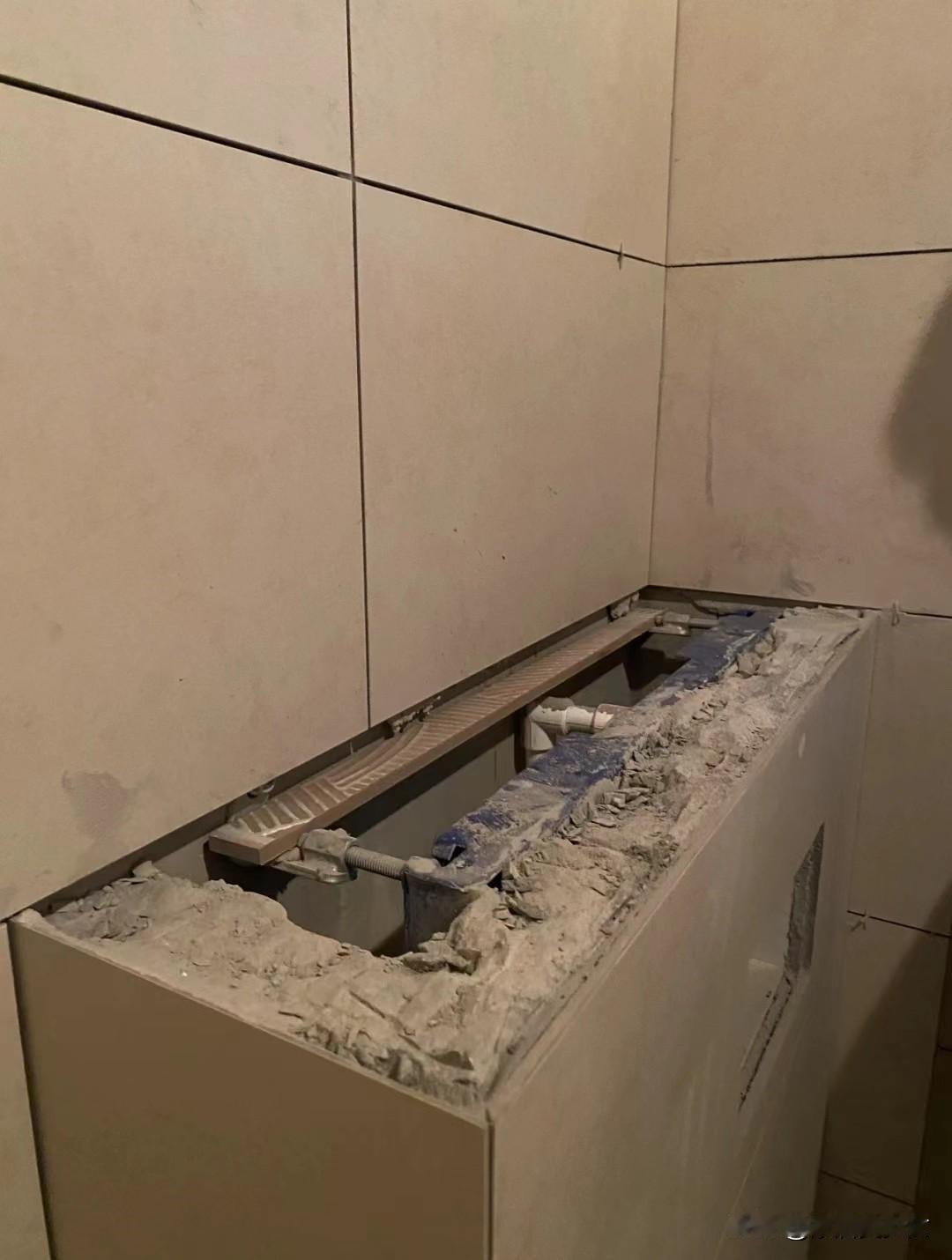 红极一时的壁挂马桶为什么“跌下神坛”？这4个硬伤太现实，谁装谁后悔！你绝对想不