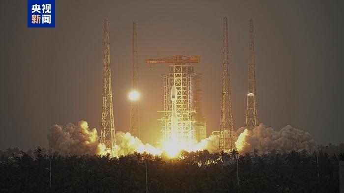 【刚刚，发射成功！】北京时间2025年12月26日7时26分，我国在海南商业航