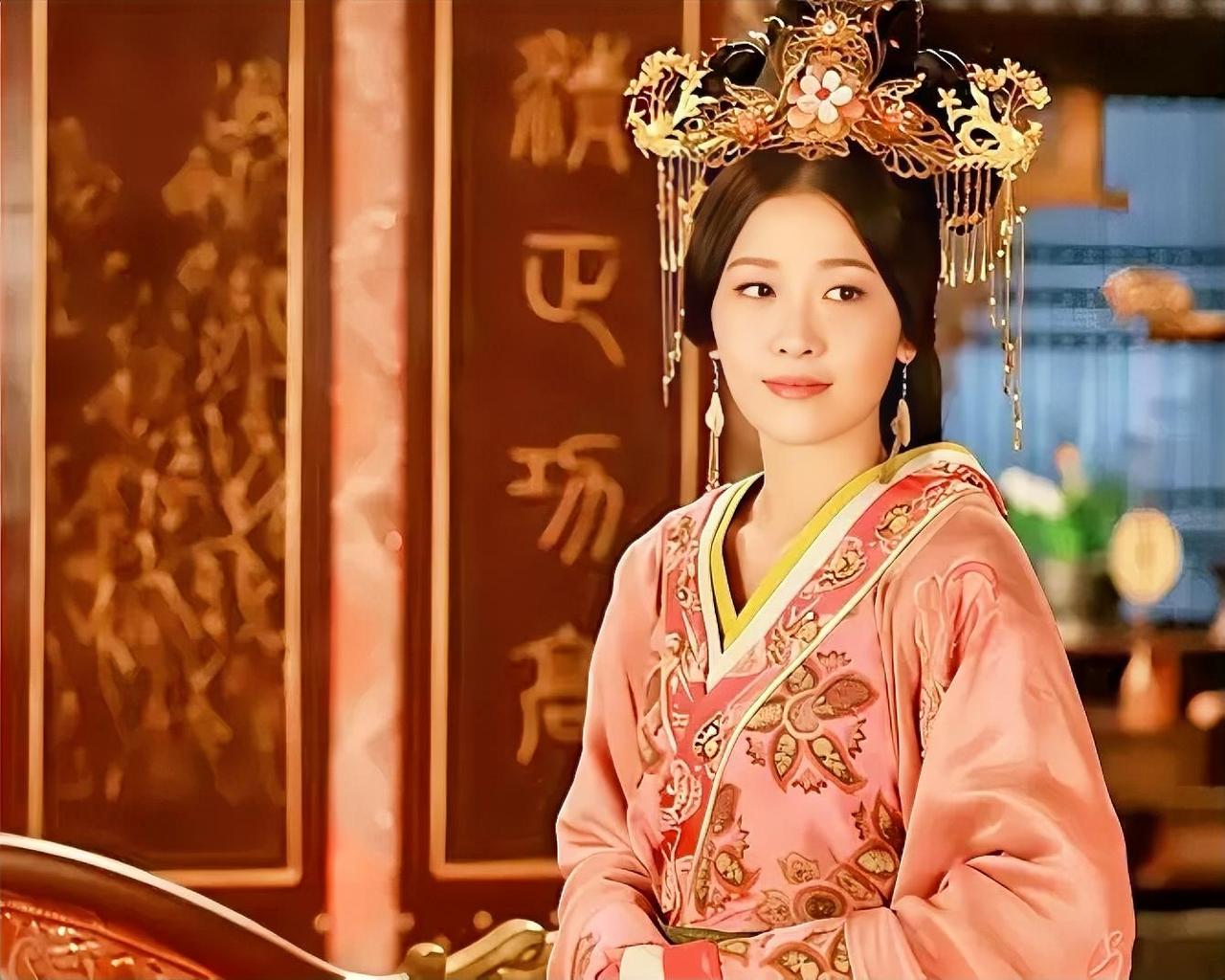 平阳公主守寡多年，汉武帝将32岁的卫青许配给姐姐，平阳公主羞涩地说：“他曾是我的