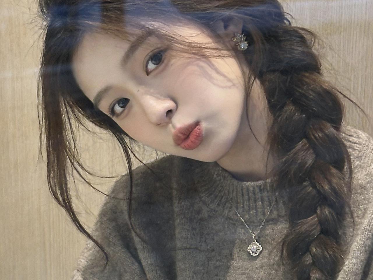 大家是不是都觉得有钱很好，其实有钱也有不好的。前天晚上跟我爸爸哥们的女儿在那聊