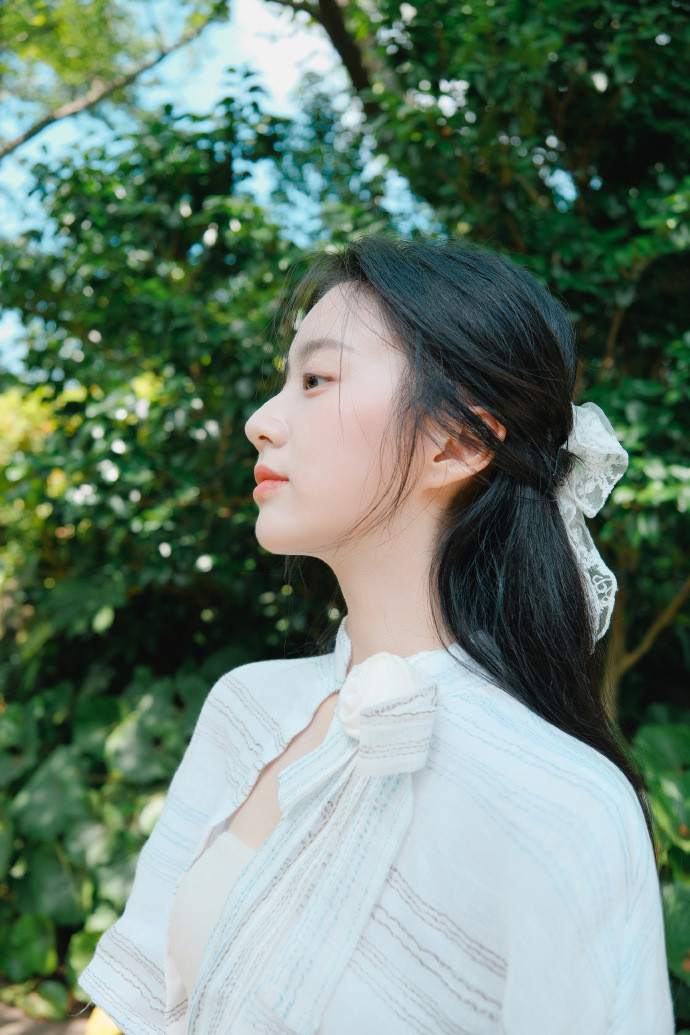 包上恩绣球花少女好清纯今日份洗眼液出现～夏日～少女～绣球花～。阳光明媚水墨画[送