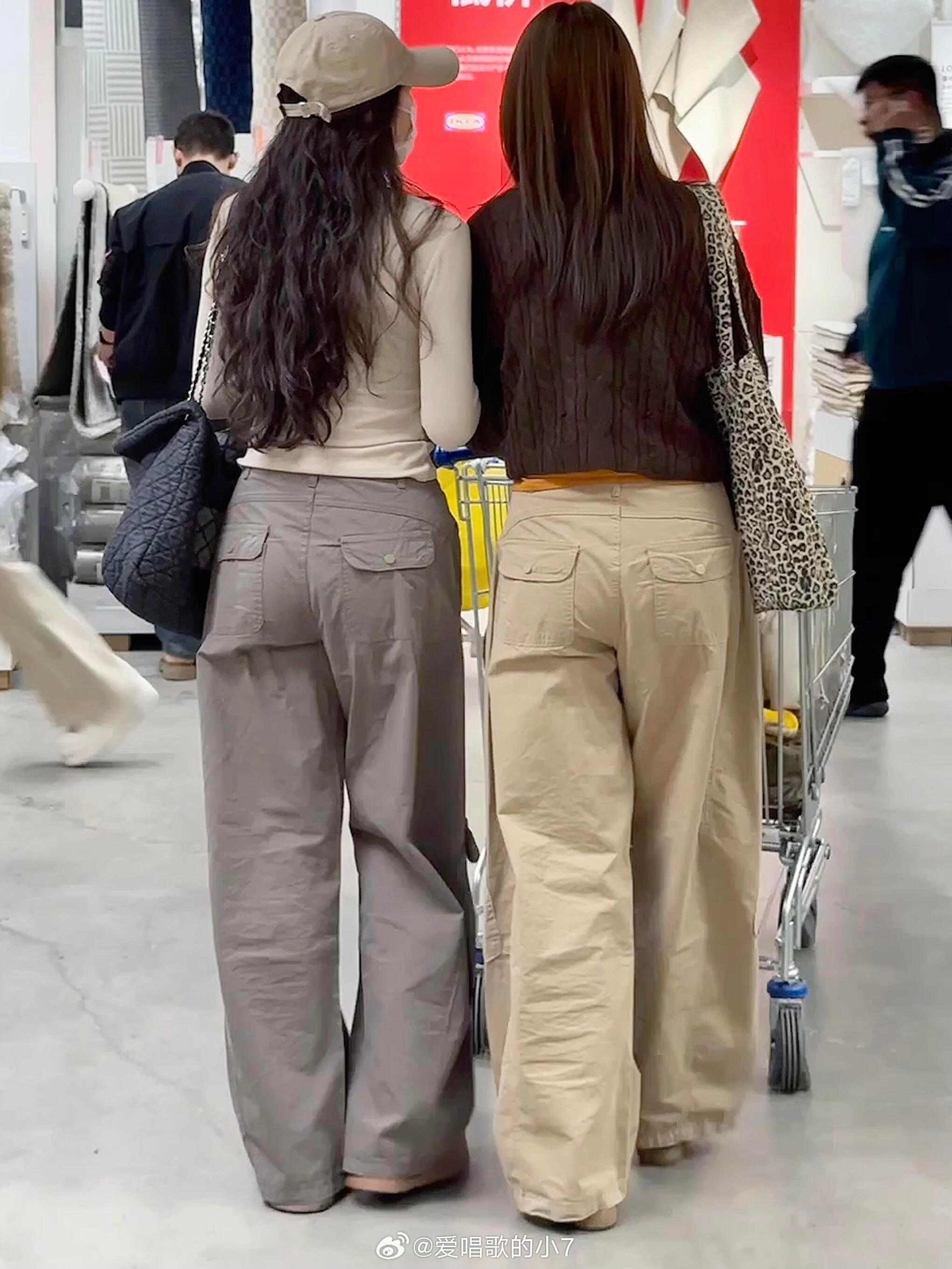 Vocal！工装裤不愧是百搭的神啊！！宜家看到两位小姐姐穿的工装裤也太太太好看了