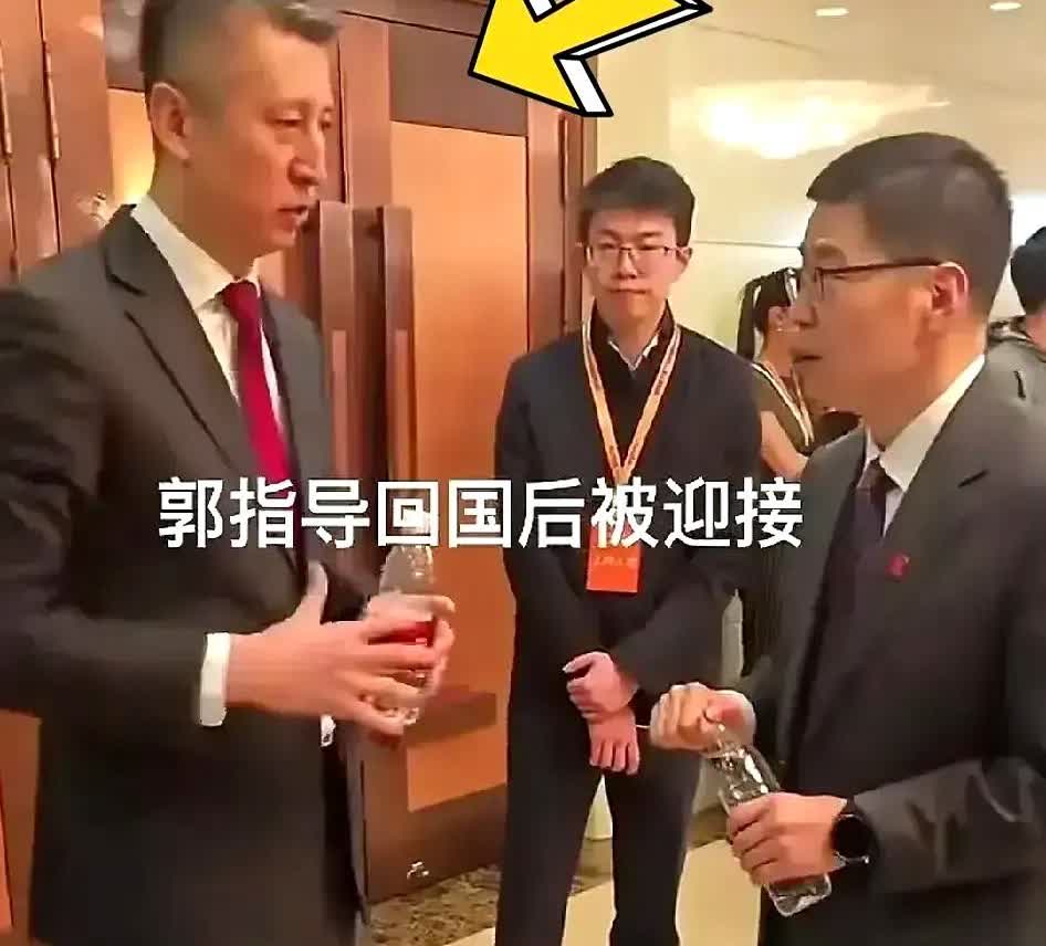 再输日本，真没脸回家！郭士强直接把话撂那儿：不换血，就散伙。去年