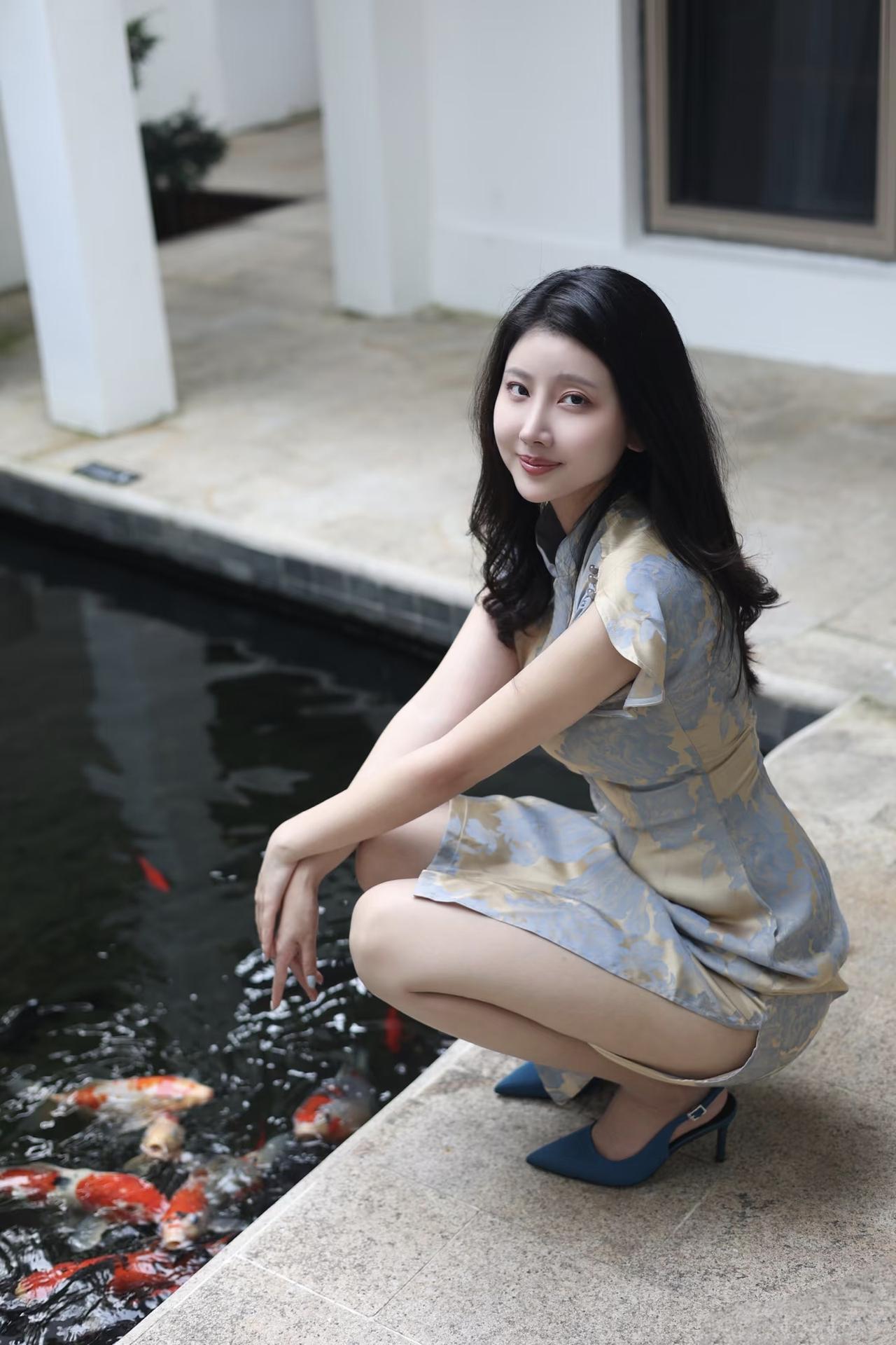 女士如何定义为美女呢?高级感穿搭赢在哪每日一图随手拍你对美女的定义是什么样