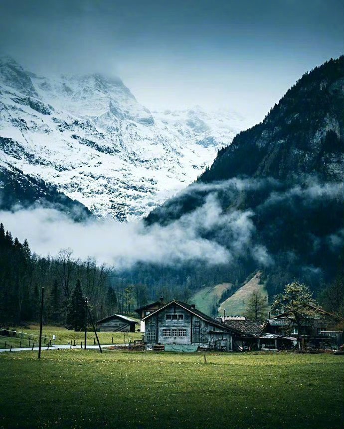【心在旅行】百里青山雾霭拥　空蒙山色有无终………………………