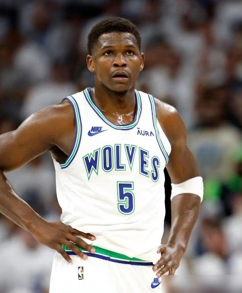 2020年NBA选秀，三个人，三种命。状元爱德华兹，探花鲍尔，都拿到了几亿美