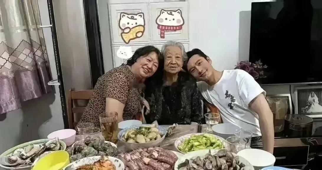 哇塞！黄晓明家乡的宝藏被发现啦！原来黄晓明的家乡就在青岛，还是靠近海边的超棒位置