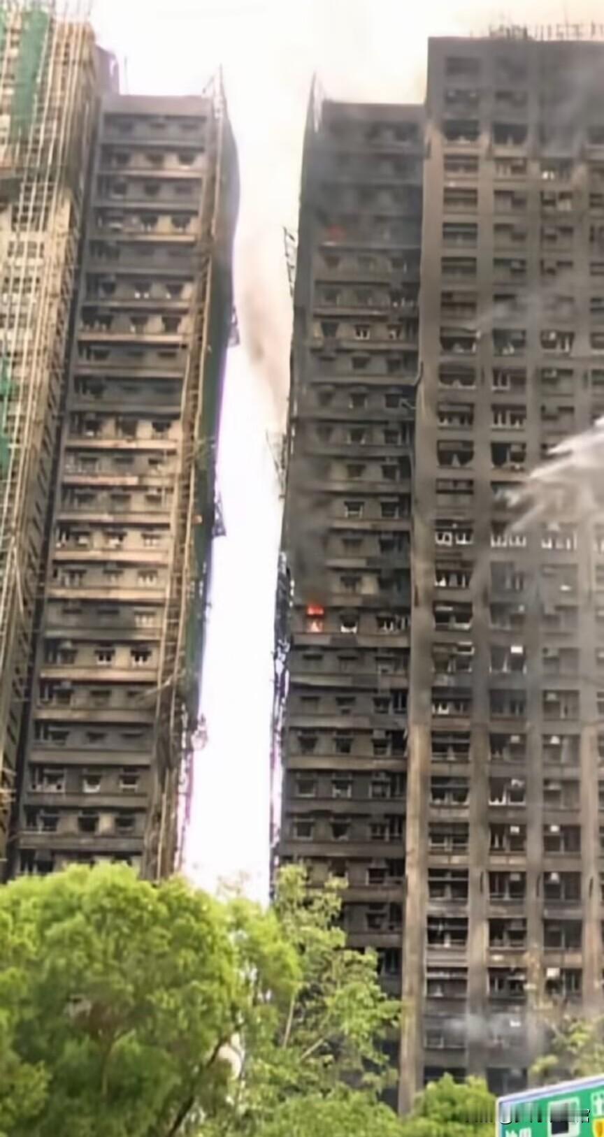 九十年代的时候，每当内地有灾难香港人都会为内地捐款，真的是雪中送炭，令人感动。