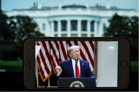 美国这回是真的慌了，一万多名顶尖博士集体“提桶跑路”，拦都拦不住，曾经的“灯塔”