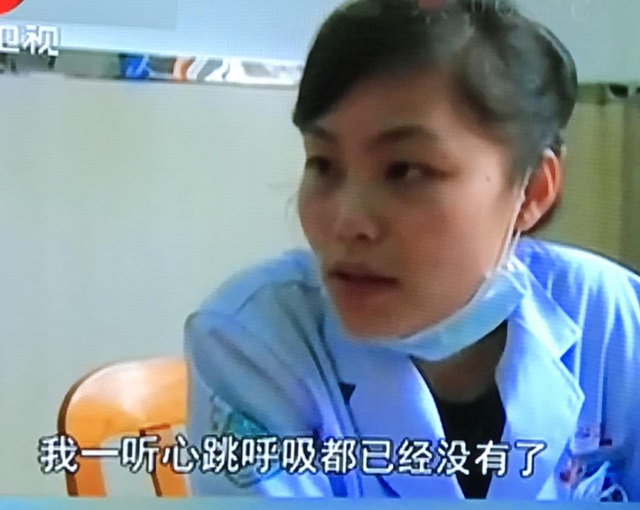 3岁孩子吃馒头被噎着, 家长喂水后竟导致死亡!