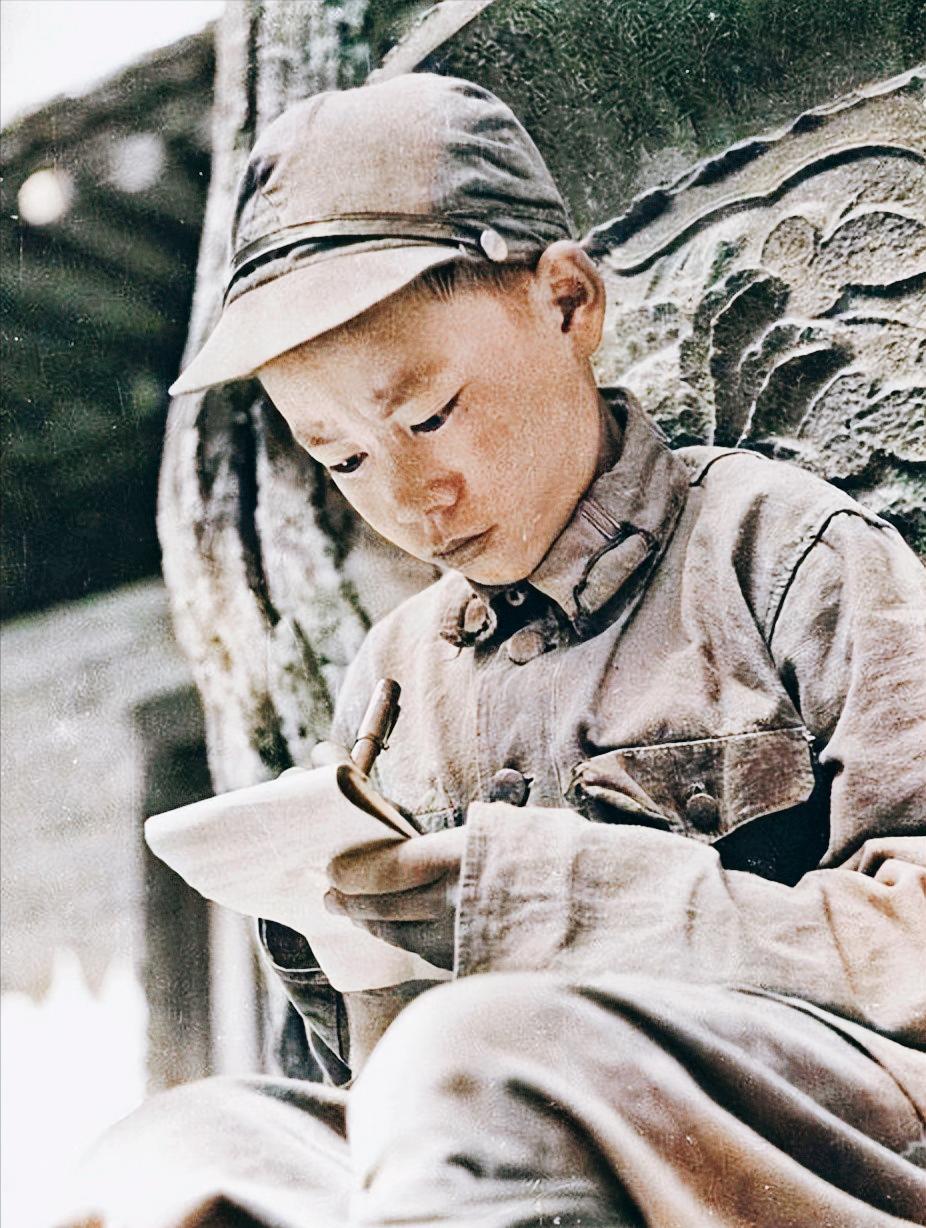 1936年，马家军要枪毙一个12岁的小红军。谁料，小红军竟然说：“你们用大刀