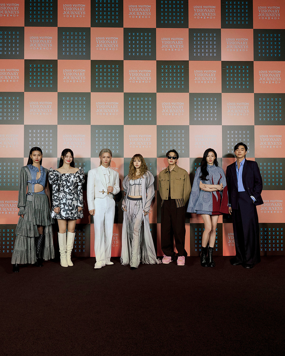 不管怎么站，Lisa都是C位。