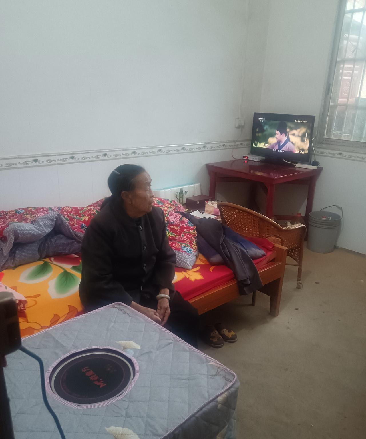 对父母好，感激涕零。对子女好，嗤之以鼻。对夫妻好，风和雨细。对情人好，掏空