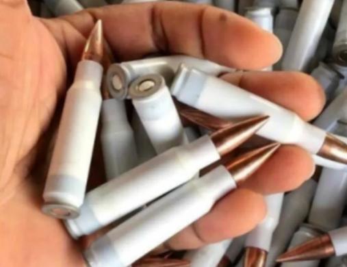 中国为何大力发展塑料子弹，而欧美却都是黄铜子弹？9毫米子弹壳，用塑料做？打仗用