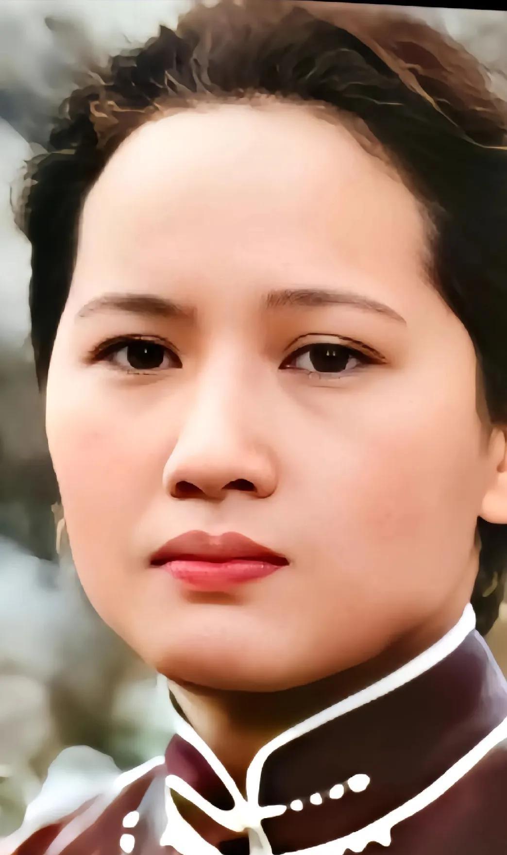 宋庆龄晚年没有结婚。1915年10月25日，宋庆龄与孙中山在日本结婚。192