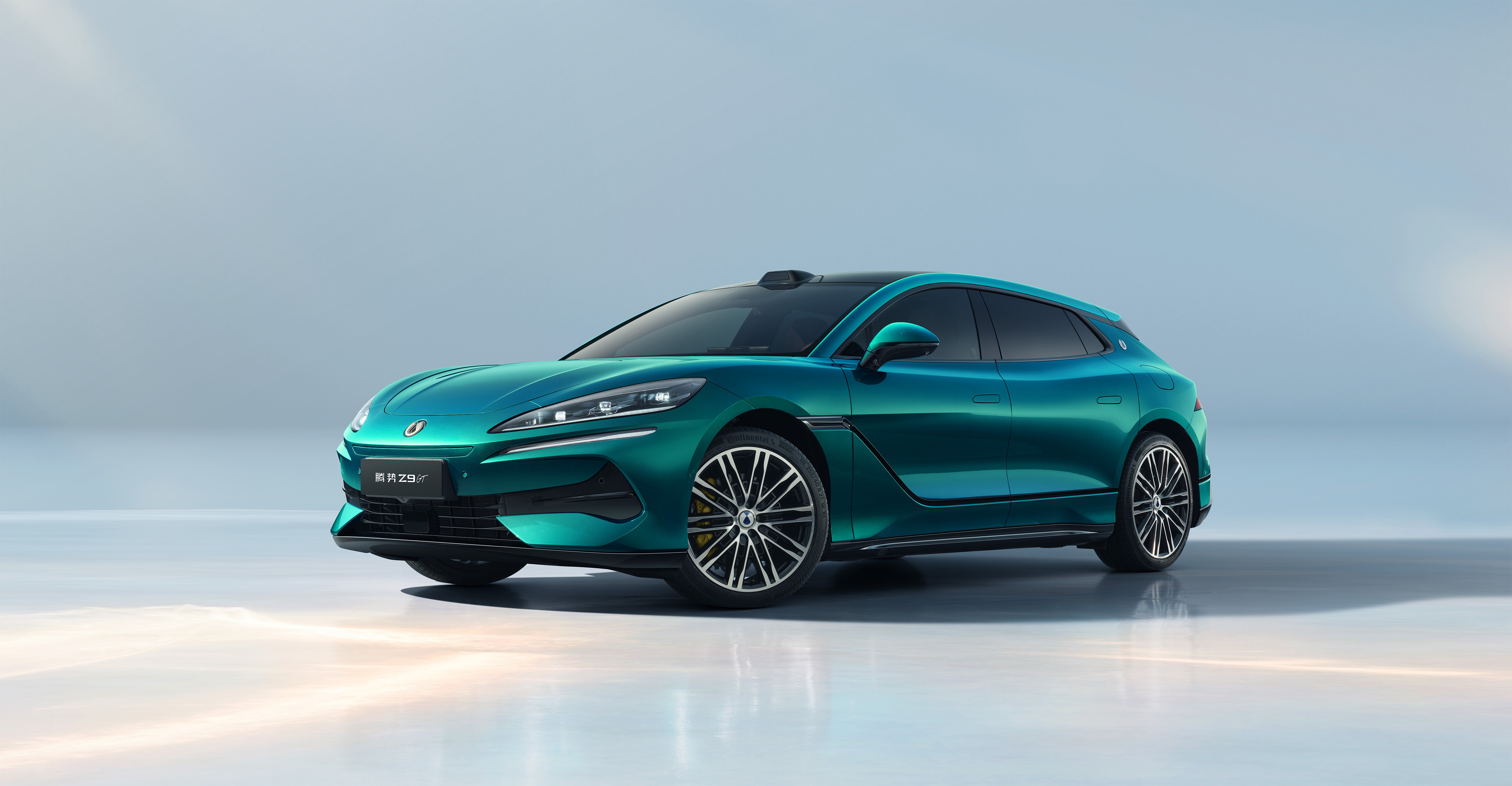 众所周知全新腾势Z9GT用的是第二代刀片电池和闪充技术，不是期货发布即量产，纯电