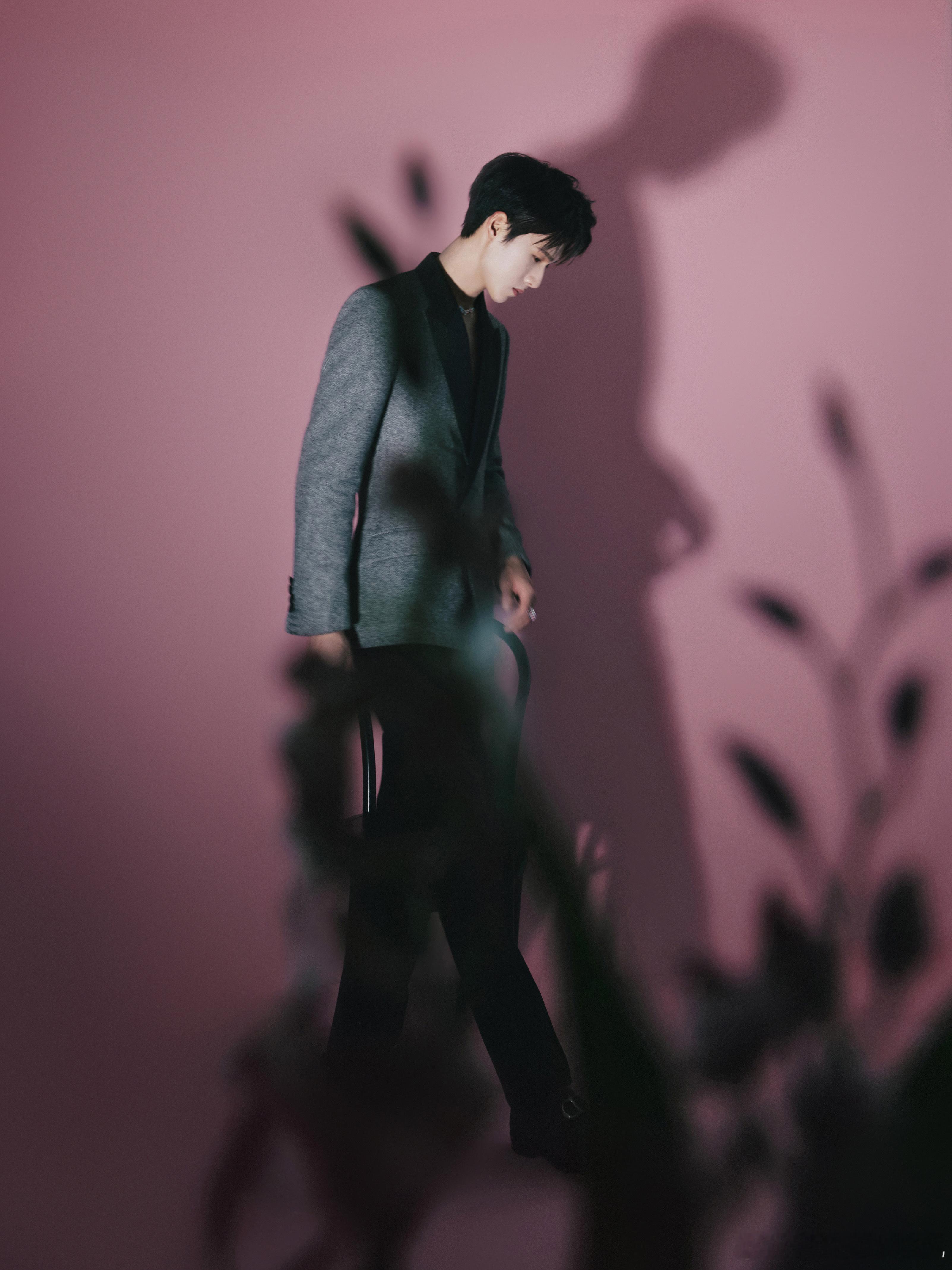 李昀锐的领口终于想开了好大方的小林，原来是李昀锐的领口终于想开了