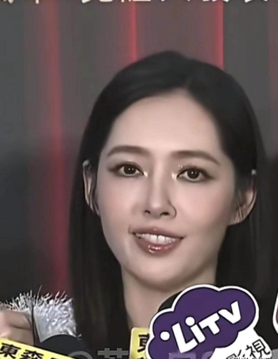 本来以为郭碧婷嫁进向家是去享清福当“小向太”的，结果人家不仅没躺平，还成了家里的