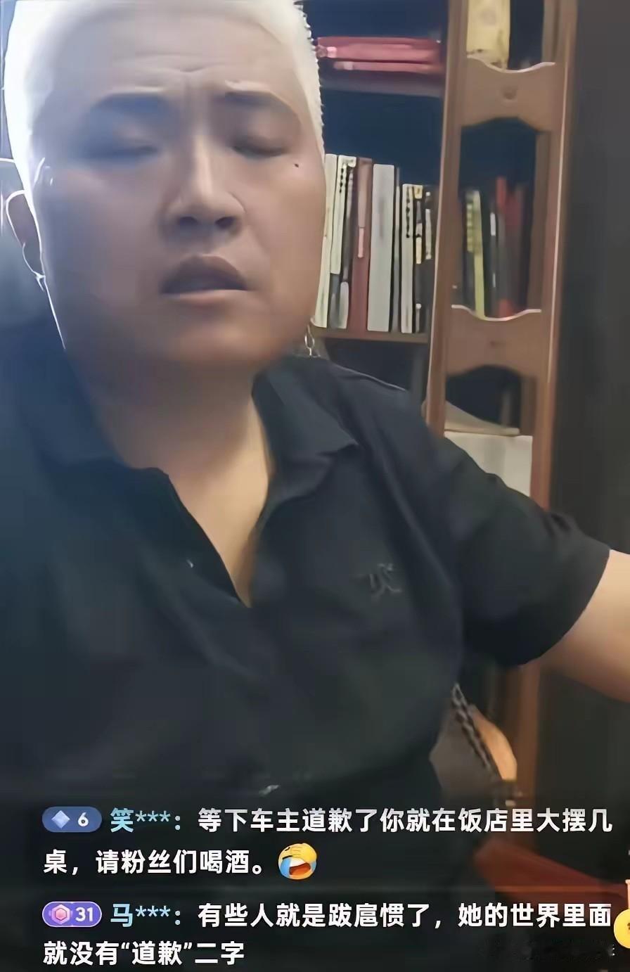 长沙闵先生车位被占8天，终于在街道、司法所和女车主单位十几人调解下拆了U型钢管，