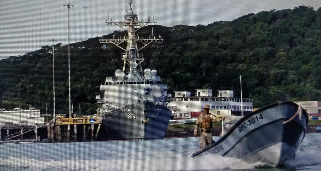 中俄联合战巡后，美日也搞了一个，似乎要“杠”上，西方媒体这次没敢多说什么，因为有