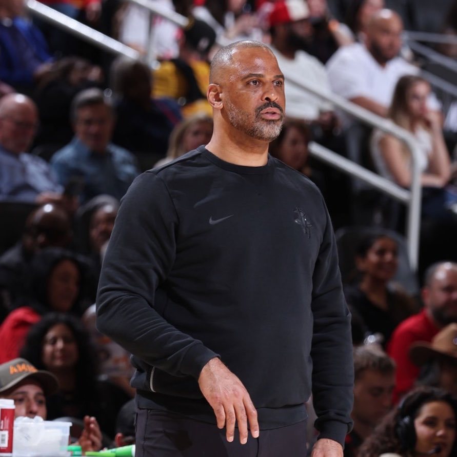 火媒Bradeaux：“乌度卡完全没有发挥出球员的优势，他们整个赛季都知道杜兰特