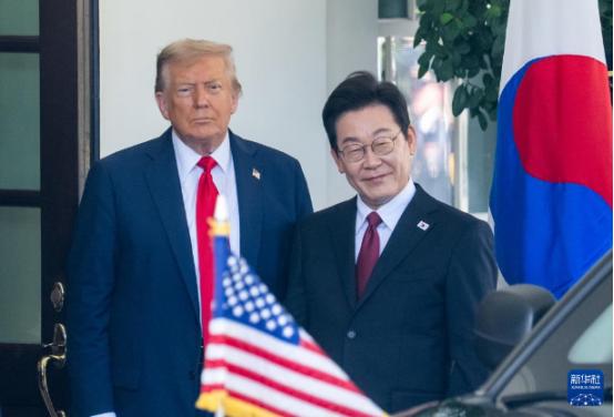 特朗普这是要把日韩往火坑里推啊！韩国刚松口要往霍尔木兹派兵，日本就吓得直哆嗦！